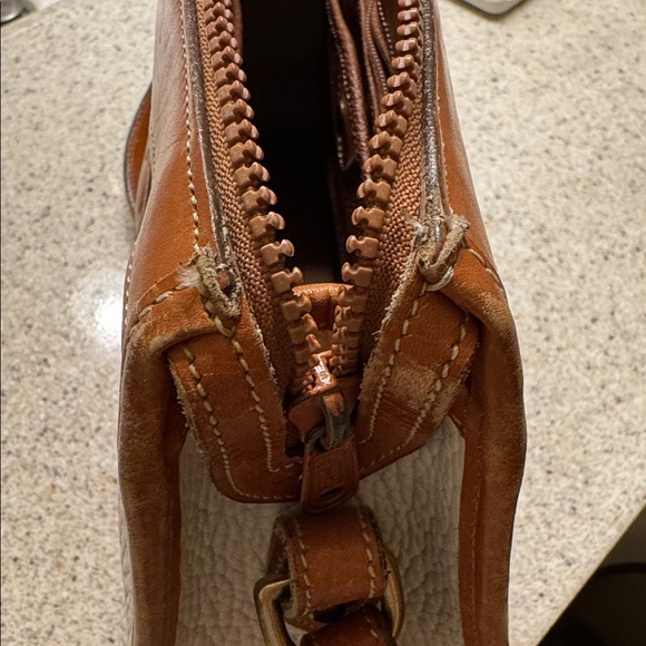 Dooney & Bourke All Weather Leather Crossbody Bag 🔥🔥 - Picture 7 of 12